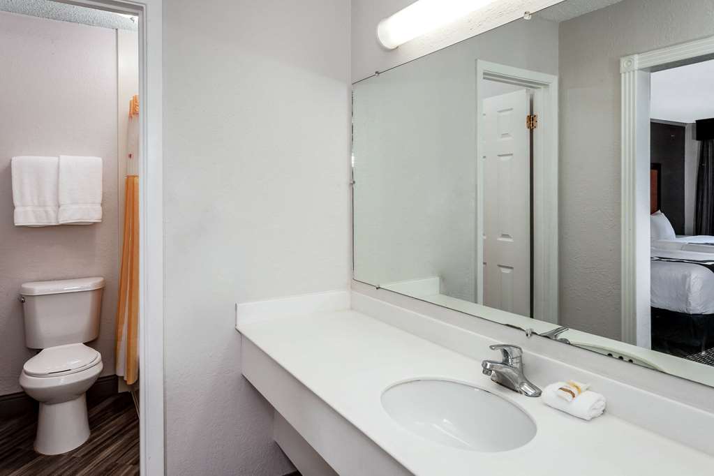 La Quinta Inn by Wyndham Laredo I 35 - photo 31