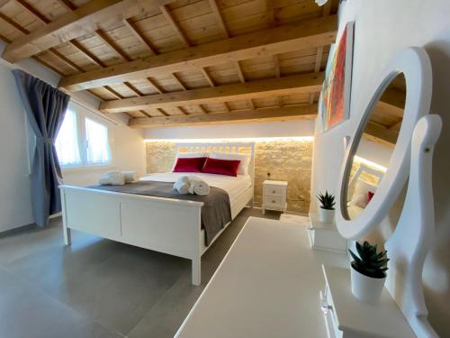 Elorino Chic&Relax — 4-Star Luxury Hotel in Rosolini, Italy