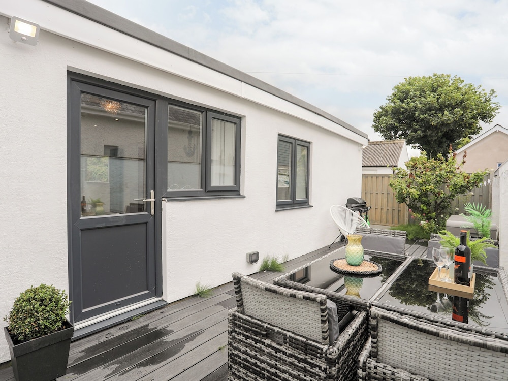The Cove - last minute hotel in Holyhead