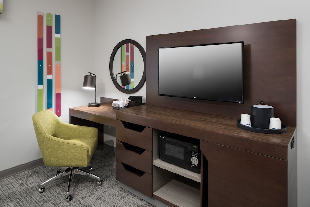 Hampton Inn & Suites Cape Canaveral Cruise Port - photo 27