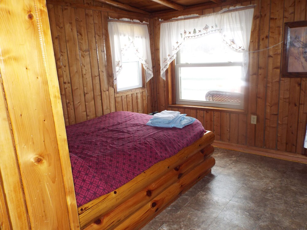 Crooked Lake Resort Cabin 4 - photo 23