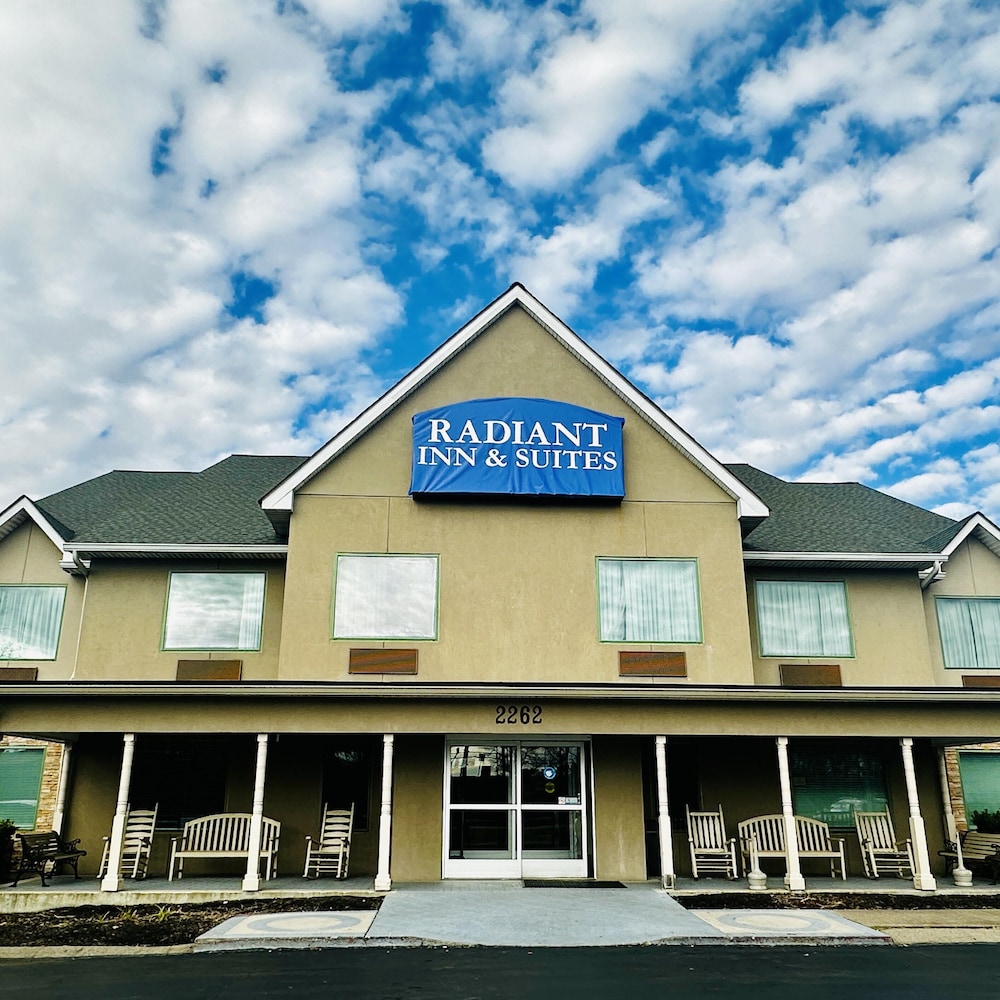 Radiant Inn & Suites - photo 14