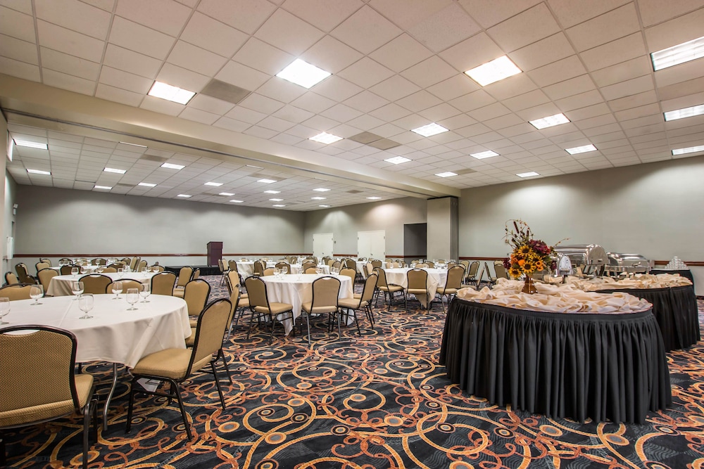 Ramada by Wyndham San Diego National City - photo 59