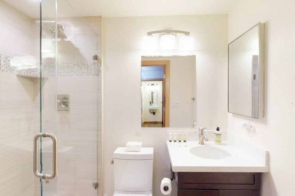 Sockeye by Avantstay Modern 2 BR Condo w Access to Northstar Resort Community - photo 22
