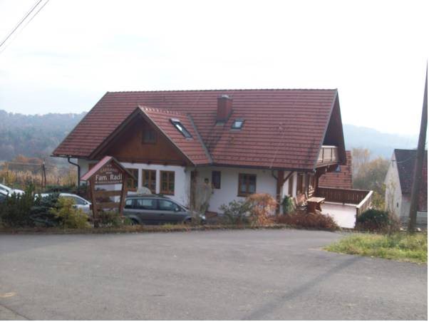 Gästehaus Camping Weinhof Radl — 4-Star Luxury Hotel in Kloech, Austria