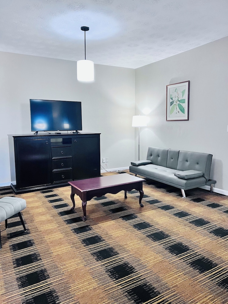 Knights Inn Dillard - photo 6
