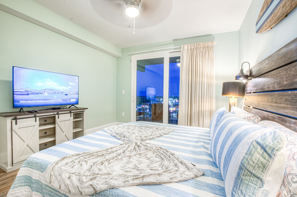 Laketown Wharf Resort by Aneliya's Rentals - photo 249