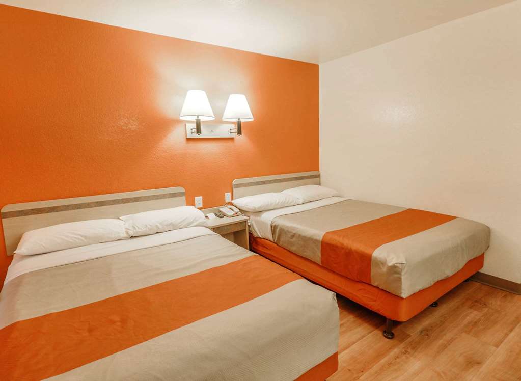 Motel 6 Huntsville TX - photo 20