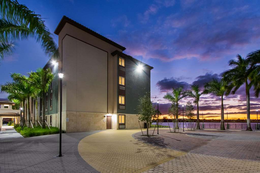 WoodSpring Suites Miramar - photo 6
