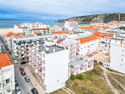 Apartamento T2 Varanda do Mar — 4-Star Luxury Hotel in Nazare, Portugal