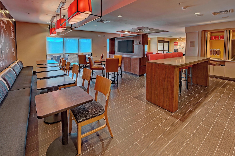 TownePlace Suites Hattiesburg - photo 24