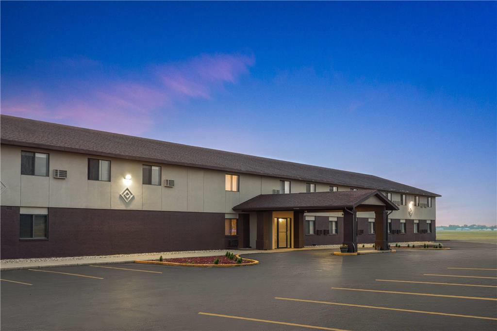 Baymont by Wyndham Oshkosh Airport - photo 8