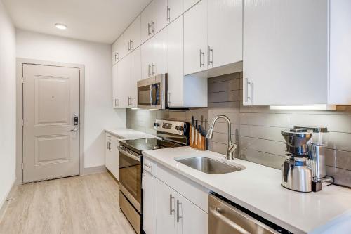 Sentral East Austin at 1630 E Sixth - photo 8