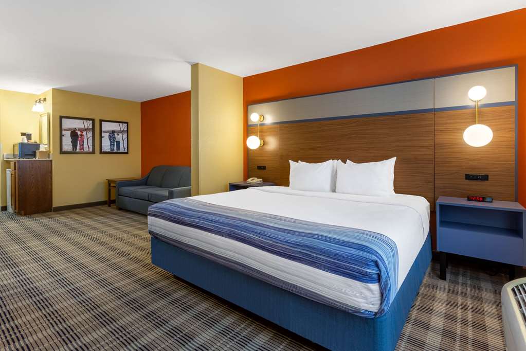 AmericInn by Wyndham Fulton Clinton - photo 21
