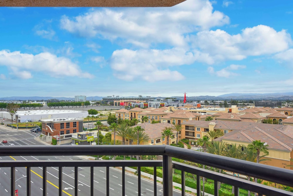 Embassy Suites by Hilton Anaheim Orange - photo 25
