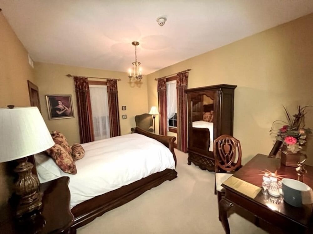 The Port Hotel - photo 12