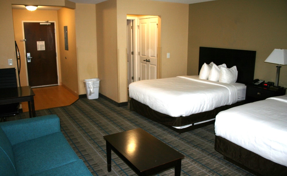 MainStay Suites Jacksonville near Camp Lejeune - photo 17
