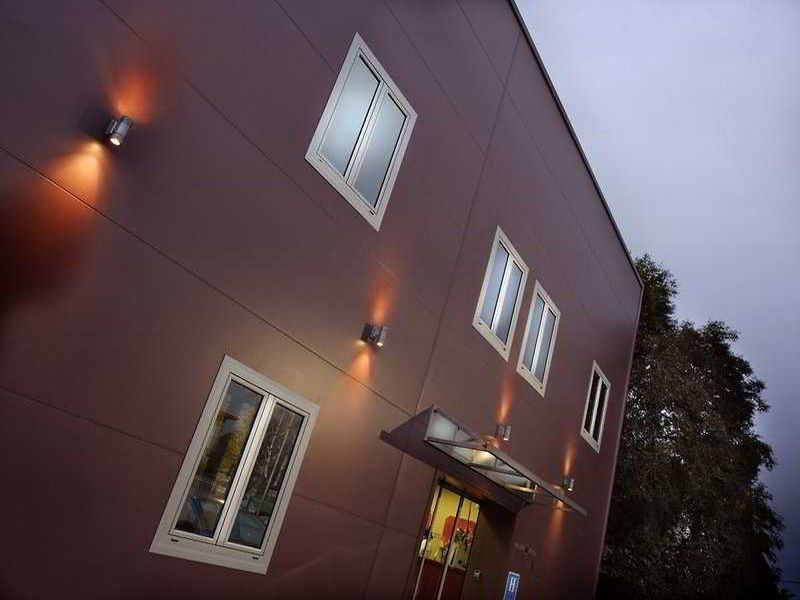 Husa Wuppertal — hotel in Torrelavega