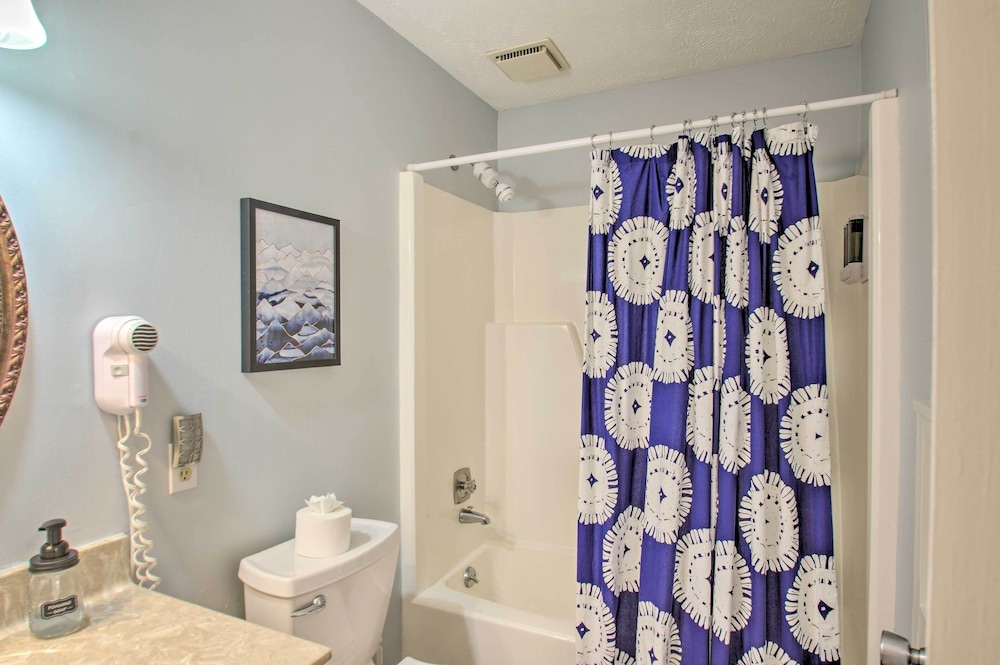 Wintergreen Resort Mountain Condo w Pool Access - photo 16