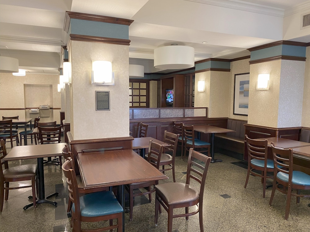 Hotel Indigo Detroit North Troy by IHG - photo 56
