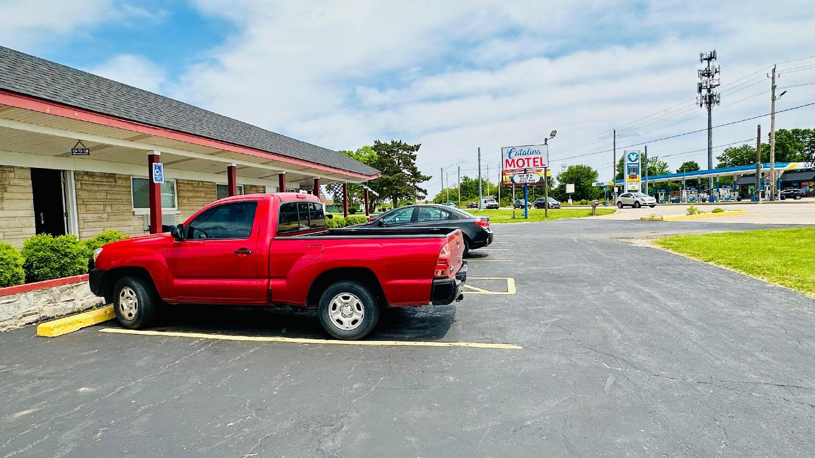 Catalina Airport Motel - photo 3