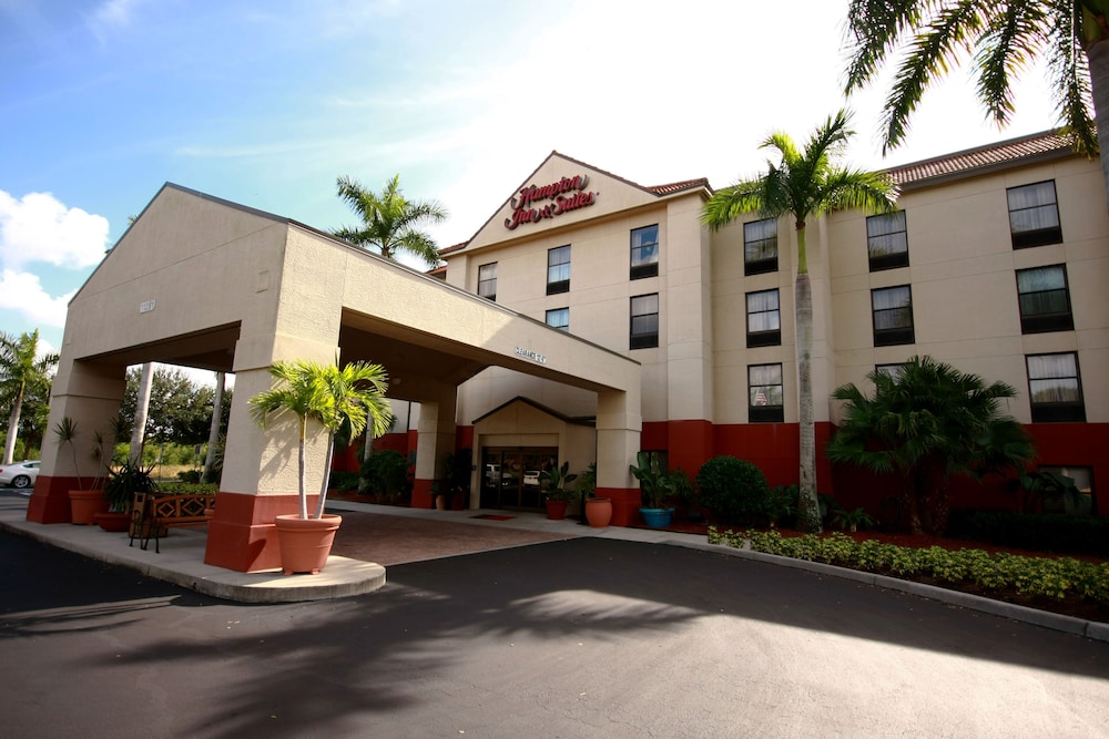 Hampton Inn & Suites Fort Myers Beach Sanibel Gateway - photo 40
