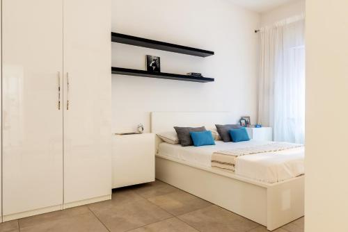 Zuara Flexyrent apartment — 4-Star Luxury Hotel in Milan, Italy