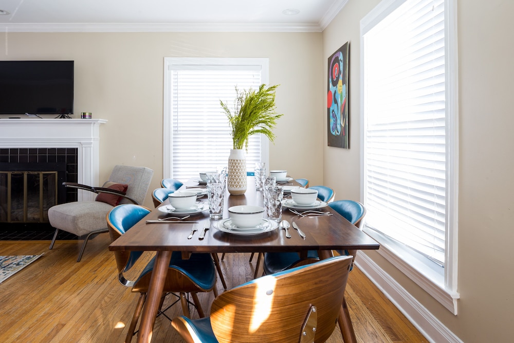 Spacious 6BR 2.5 Bath in Highlands - photo 21