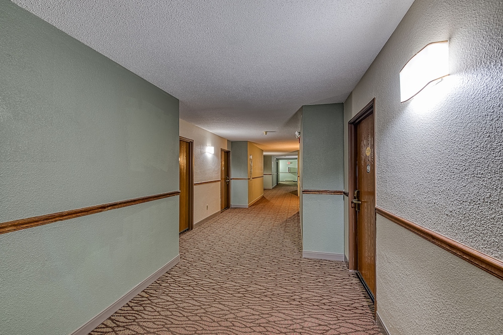 American Inn and Suites Dundee - photo 32
