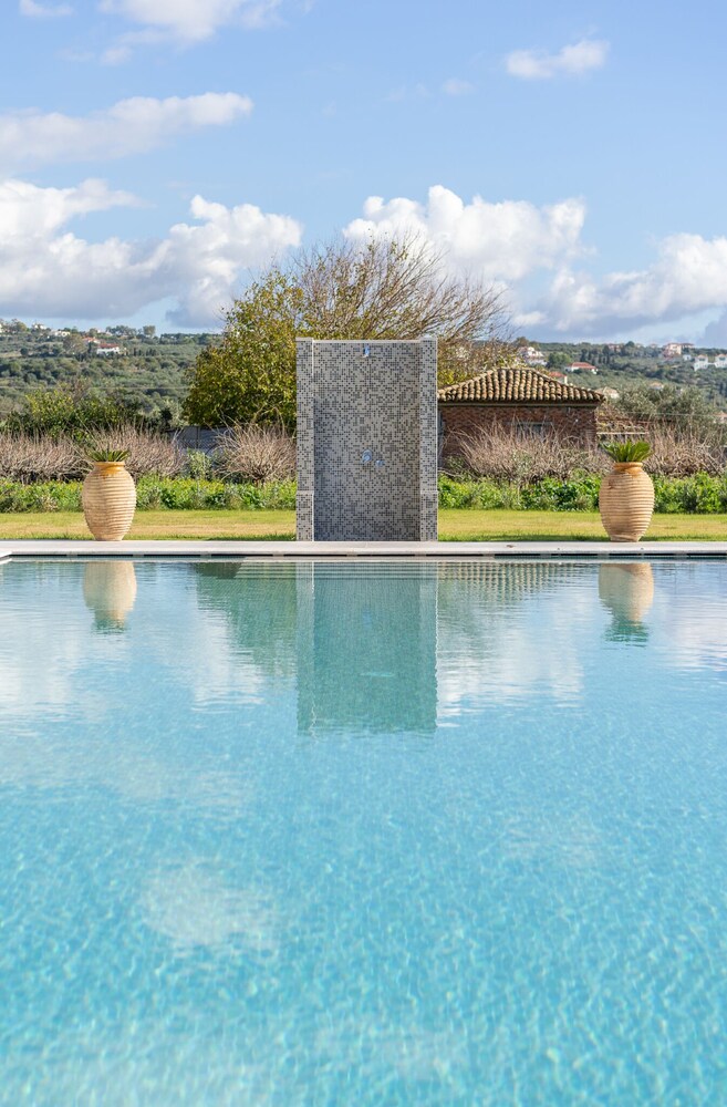 Carlos Mansion Luxury Suites — 4-Star Luxury Hotel in Methoni, Greece