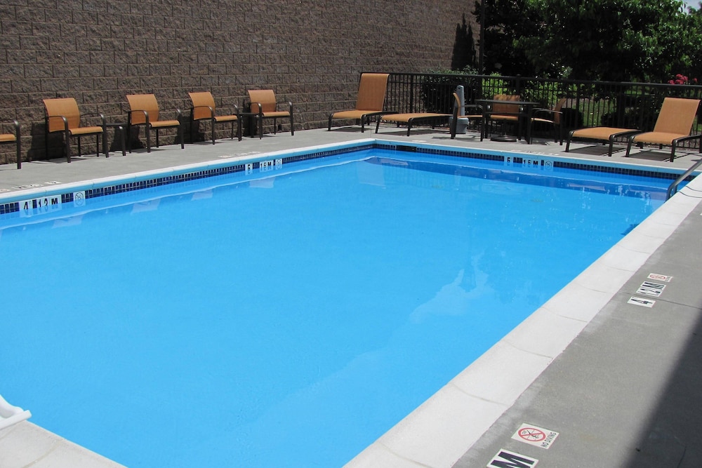 Courtyard by Marriott Danville - photo 24