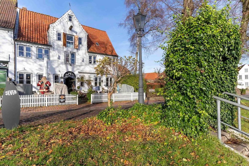 Charmante Ferienwohnung am Hafen — 4-Star Luxury Hotel in Toenning, Germany