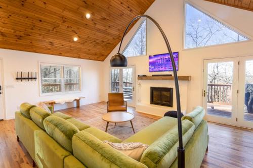 Hillside Haven - carbon neutral hotel in Boone