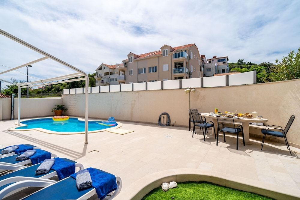 Lorena Suite with private pool