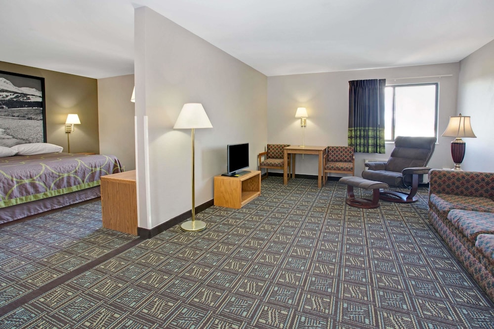 Super 8 by Wyndham Fort Collins - photo 10