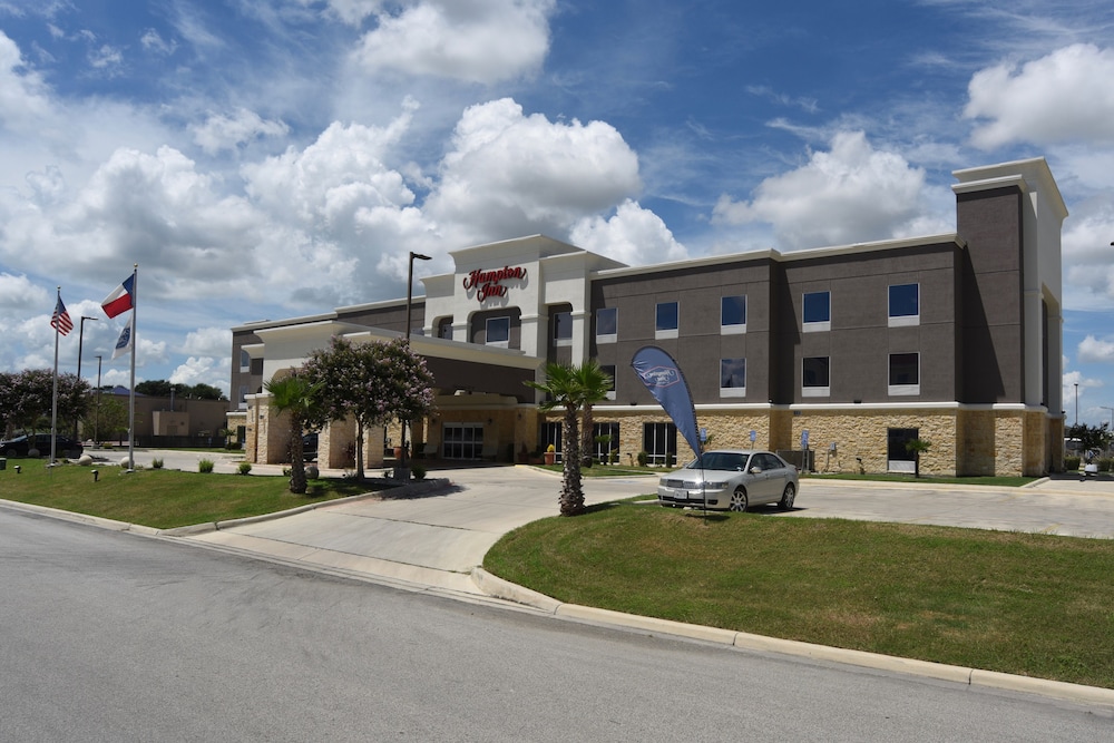 Hampton Inn Seguin - photo 66