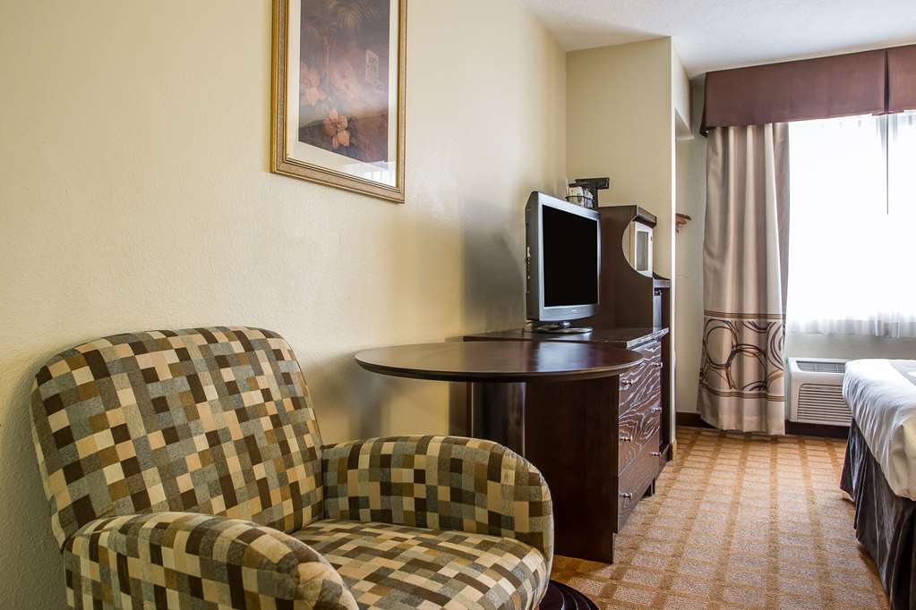 Quality Inn & Suites Marinette - photo 14