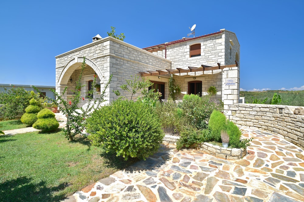 Villa Ahlades — Panormos — photo 2