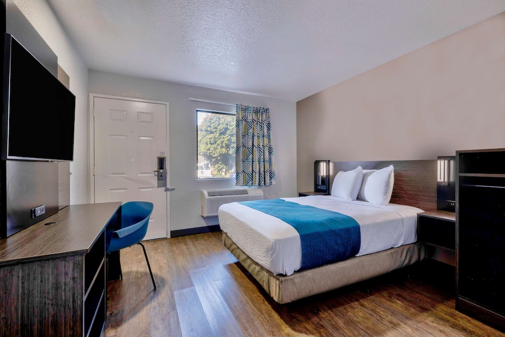 Motel 6 Anaheim CA Fullerton East - photo 5