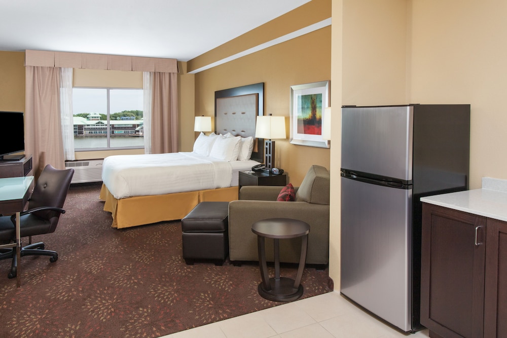 Holiday Inn Express & Suites Sandusky by IHG - photo 6