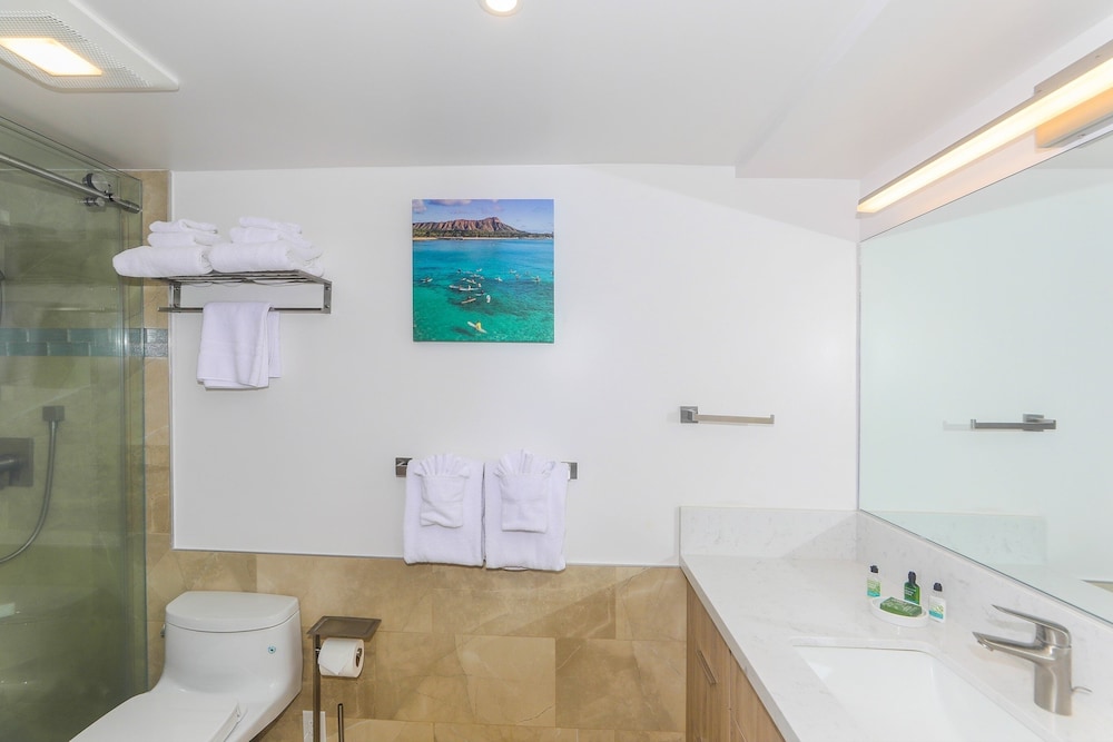 Fully Furnished Ilikai Tower 525 Condo With Free Wifi Near Best Waikiki Beaches by RedAwning - photo 15