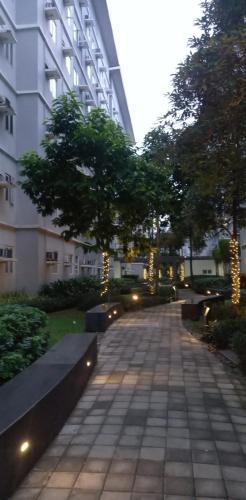Comfy 1 Bedroom with Netflix & Free Wifi Trees Residences Condominium — 4-Star Luxury Hotel in Manila, Philippines