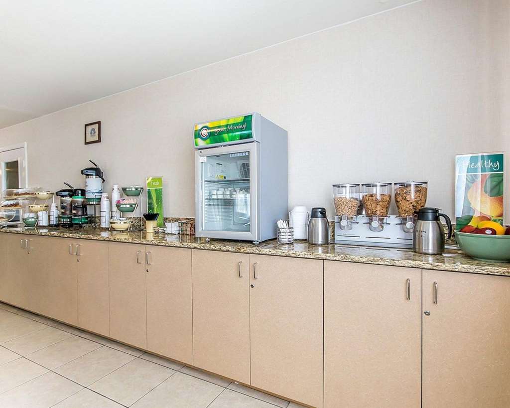Quality Inn & Suites University Airport - photo 39