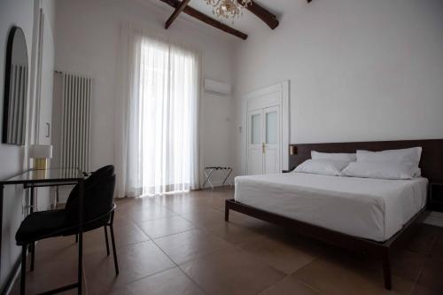 Domus Delia Luxury Apartment — 4-Star Luxury Hotel in Naples, Italy