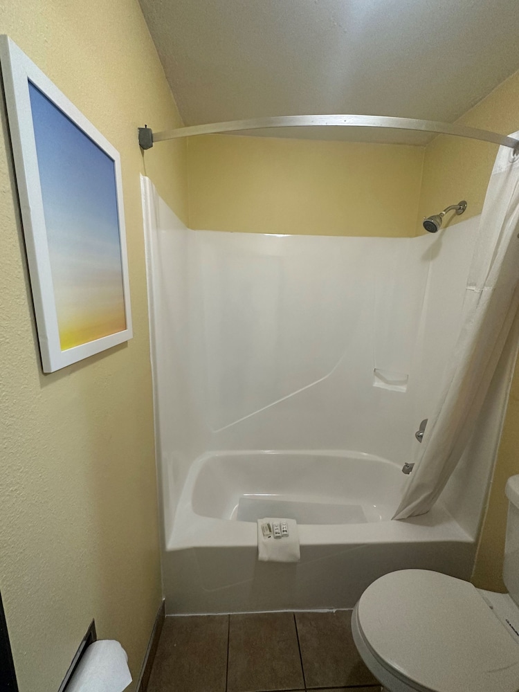 Days Inn & Suites by Wyndham Gunnison - photo 41
