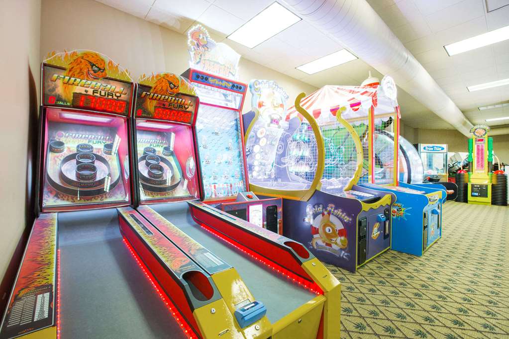 Ramada by Wyndham Des Moines Tropics Resort & Conference Ctr - photo 26