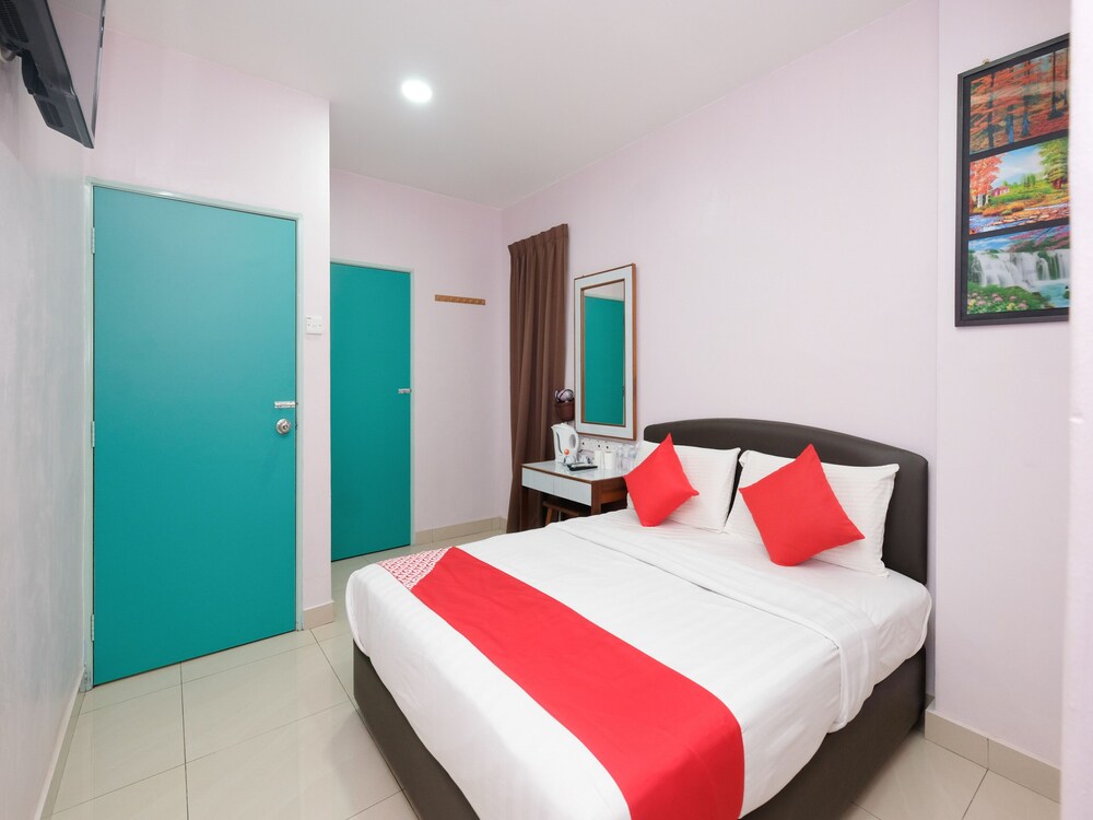 OYO 89877 Sun Triang Hotel — hotel in Temerluh