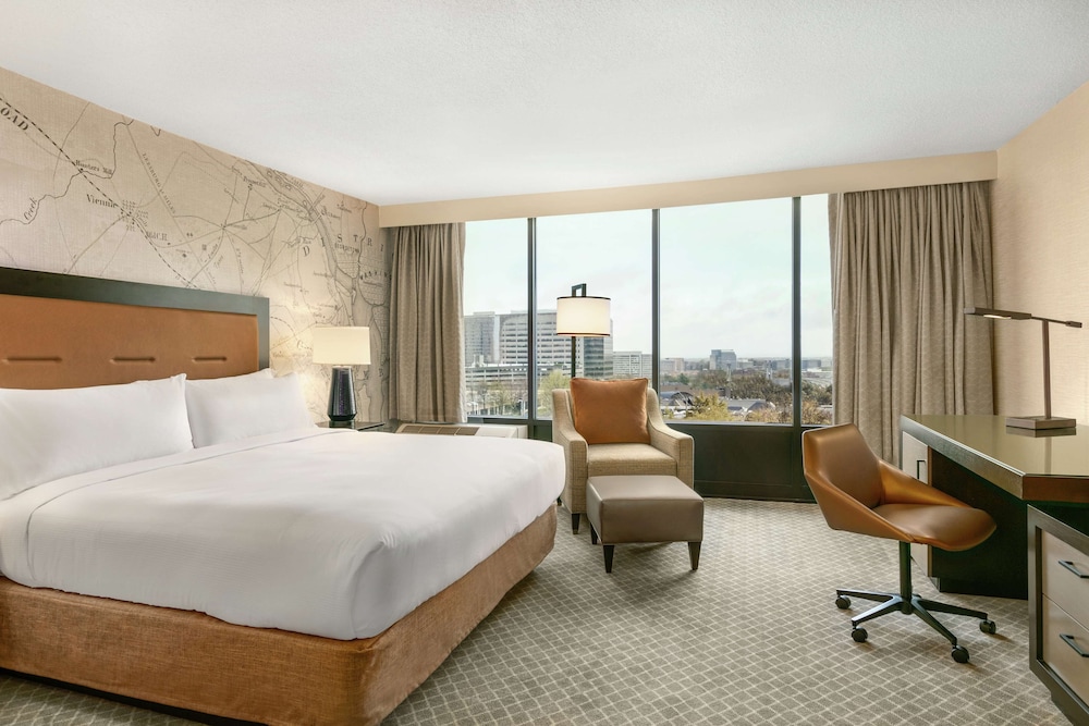 Doubletree by Hilton McLean Tysons - photo 8