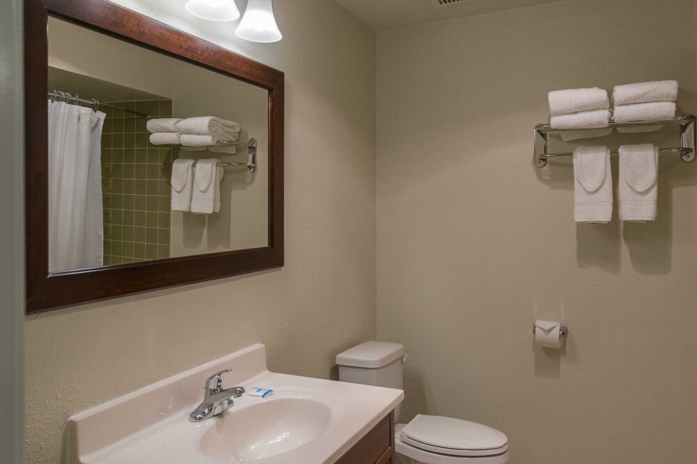 Rodeway Inn & Suites Portland Jantzen Beach - photo 33