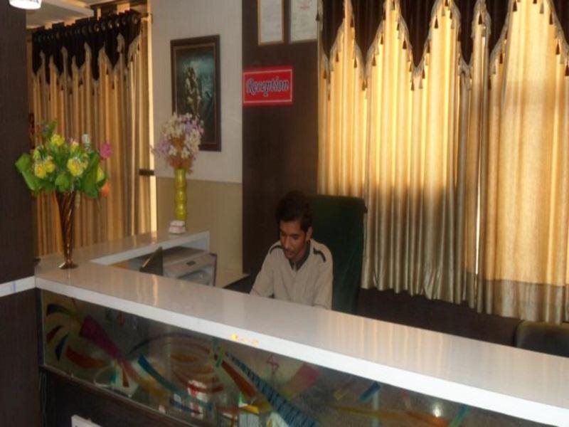 Hotel O New Balaji — 4-Star Luxury Hotel in Kapadvanj, India